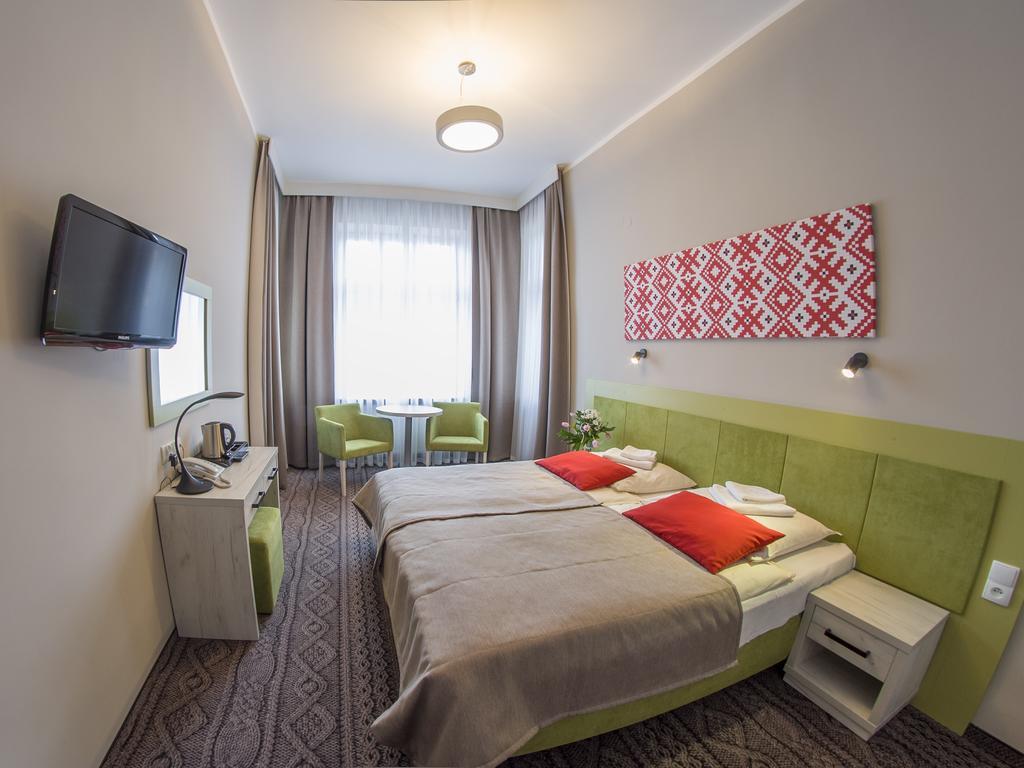 Hotell *** Nat